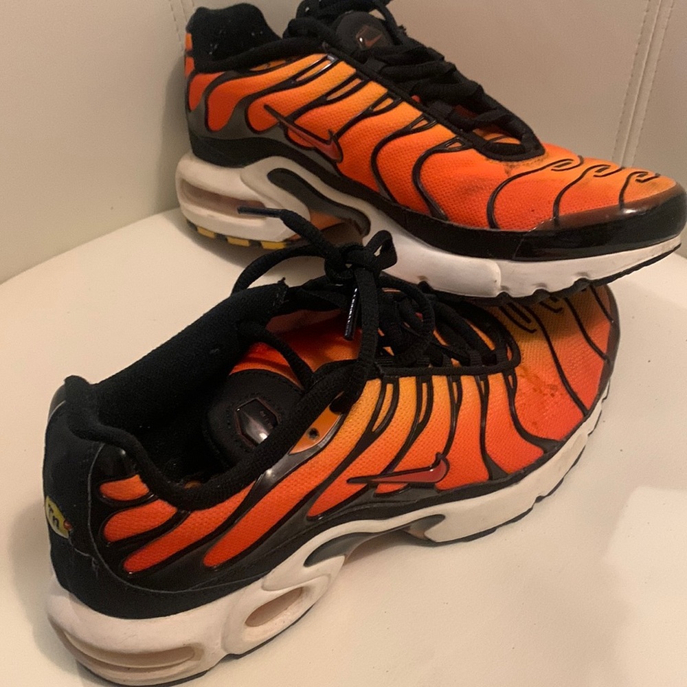 NIKE AIR MAX PLUS ‘Sunset’ Size. 6.5 Y FITS WOMENS 8/MEN 6